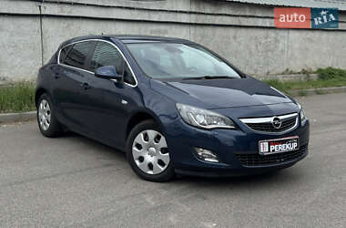 Хэтчбек Opel Astra 2011 в Киеве