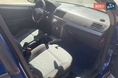 Универсал Opel Astra 2005 в 