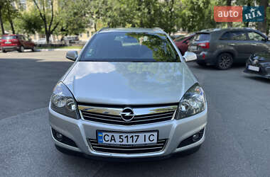 Універсал Opel Astra 2010 в Києві
