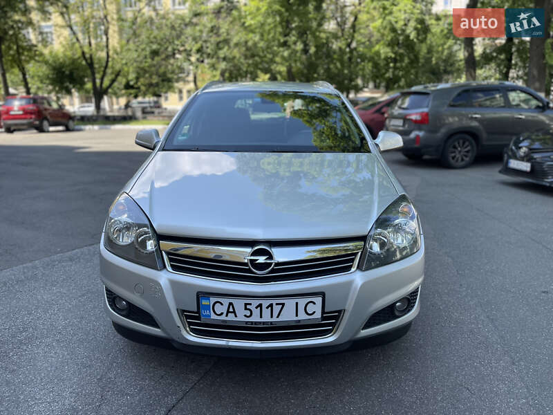 Opel Astra 2010