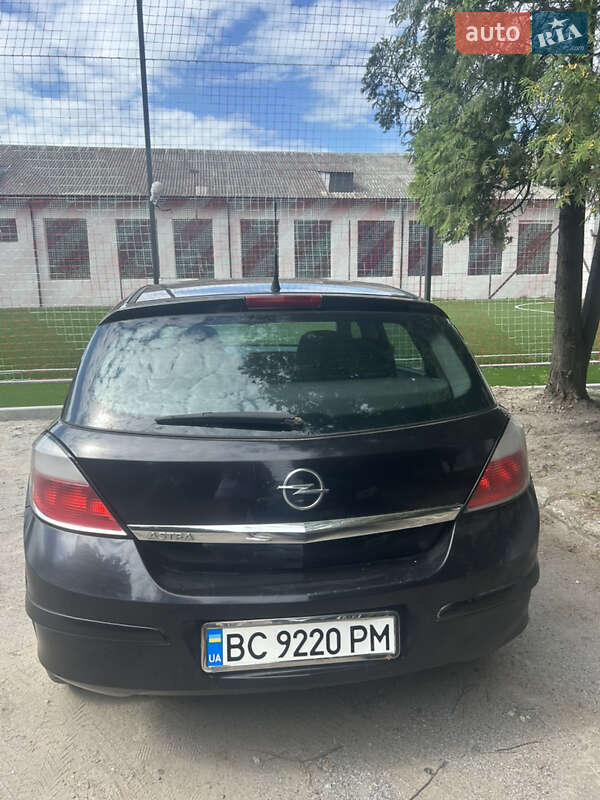 Хэтчбек Opel Astra 2004 в Львове