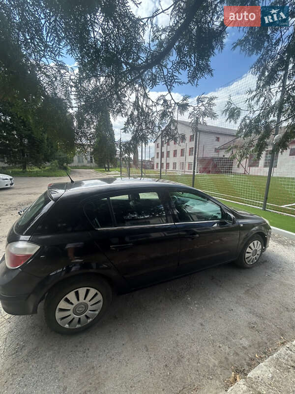 Хэтчбек Opel Astra 2004 в Львове