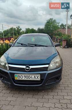 Хэтчбек Opel Astra 2005 в Скалате