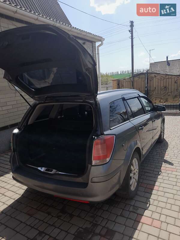 Универсал Opel Astra 2005 в Маньковке