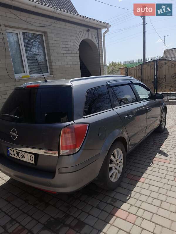 Универсал Opel Astra 2005 в Маньковке