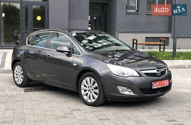 Хэтчбек Opel Astra 2011 в Львове