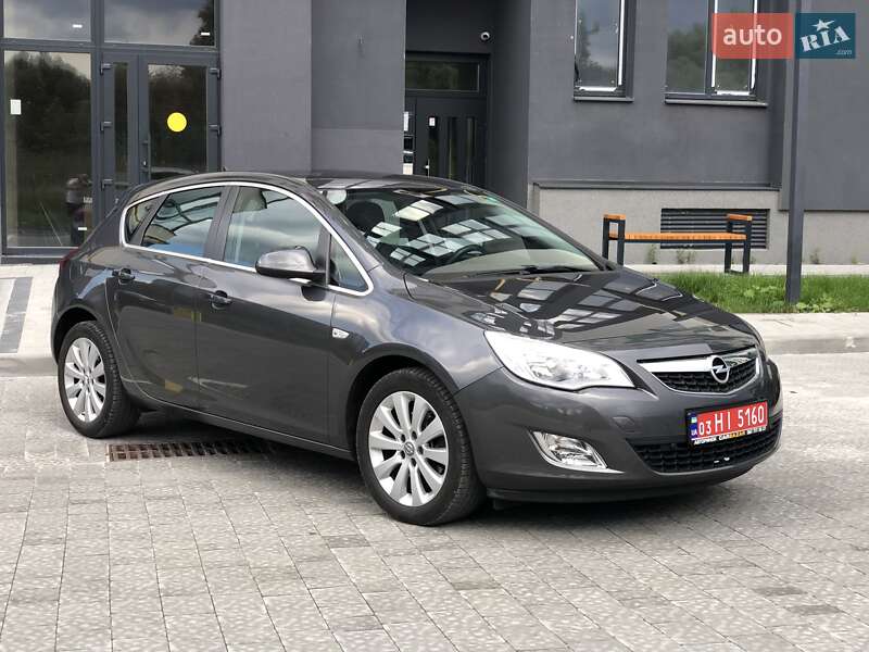 Opel Astra 2011