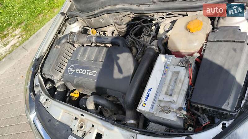 Универсал Opel Astra 2006 в Львове