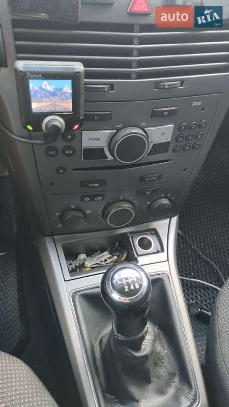 Универсал Opel Astra 2006 в Львове