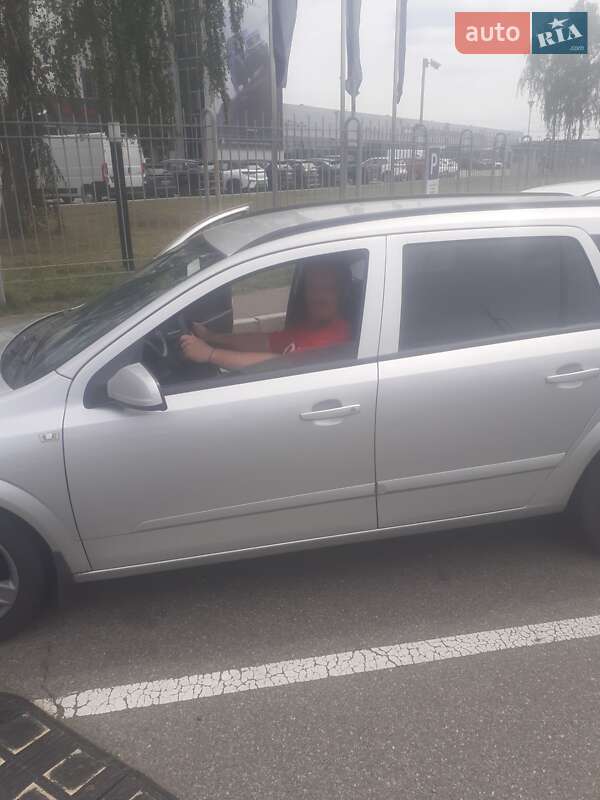 Универсал Opel Astra 2007 в Киеве