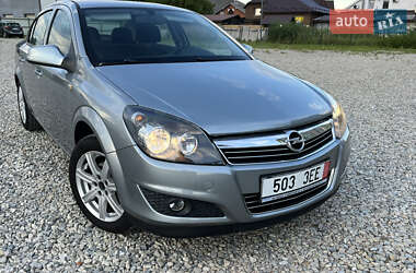 Седан Opel Astra 2011 в Калуші