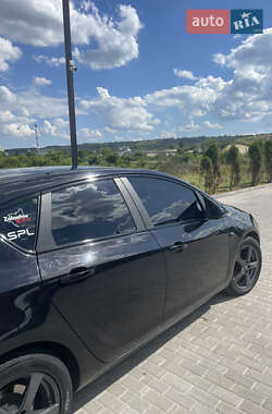 Хэтчбек Opel Astra 2010 в 