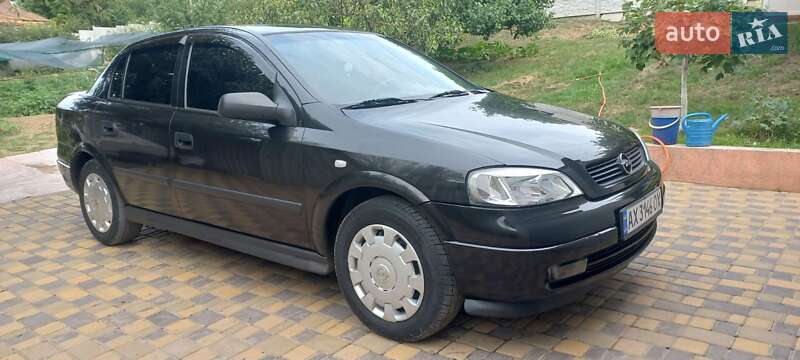 Седан Opel Astra 2007 в Высоком