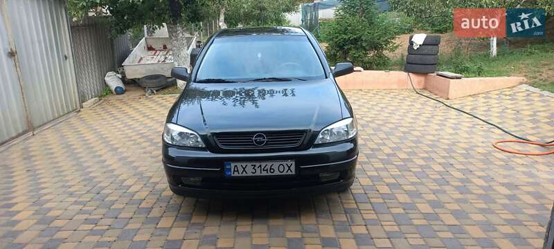 Седан Opel Astra 2007 в Высоком