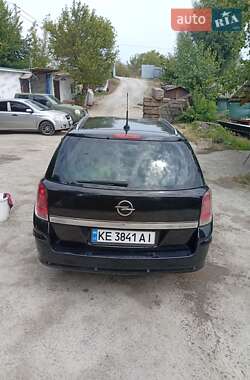Универсал Opel Astra 2006 в 