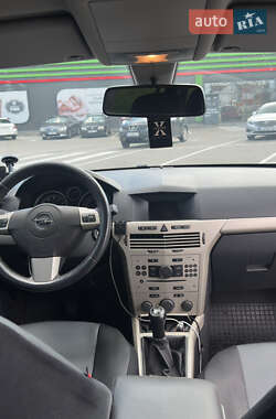 Универсал Opel Astra 2008 в 