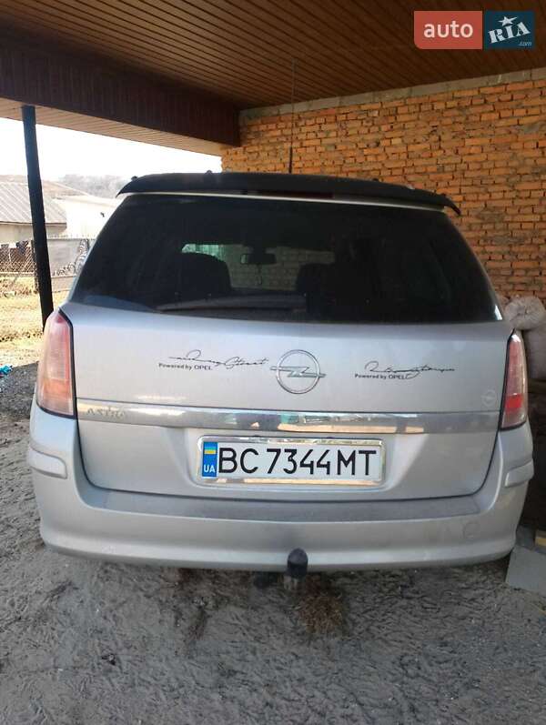 Универсал Opel Astra 2009 в Золочеве