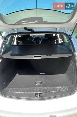 Универсал Opel Astra 2011 в 