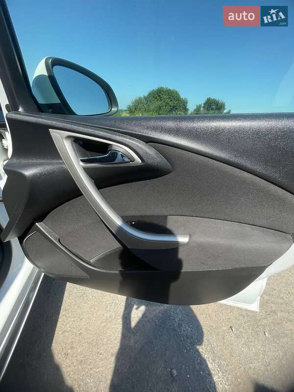 Универсал Opel Astra 2011 в Подрясном фото 23 Универсал Opel Astra 2011 в Подрясном