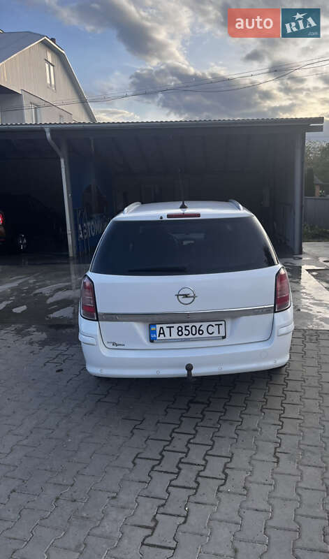 Универсал Opel Astra 2009 в Снятине