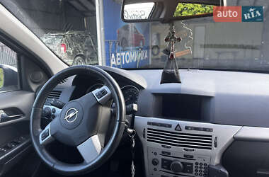 Универсал Opel Astra 2009 в Снятине