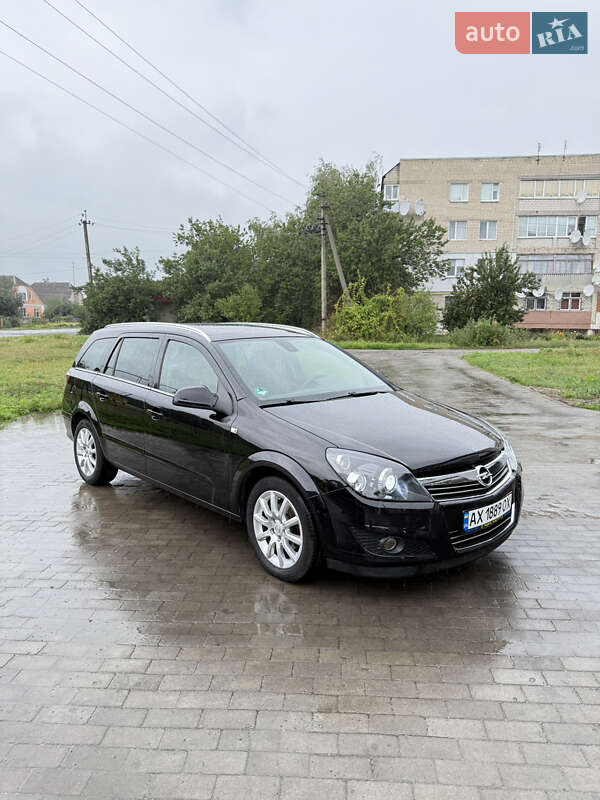 Opel Astra 2010