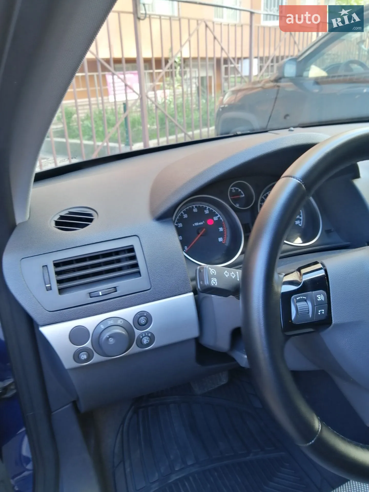 2010 Opel Astra - мініатюра 28