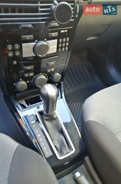 Универсал Opel Astra 2010 в 