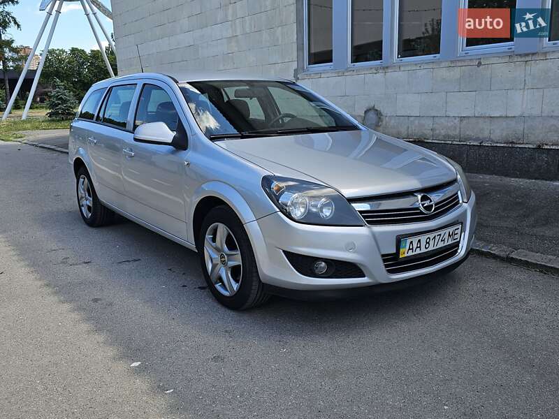 Opel Astra 2012
