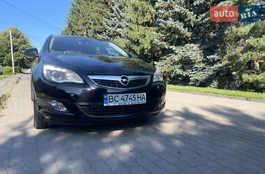 Универсал Opel Astra 2011 в Львове
