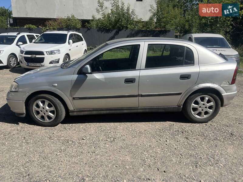 Хэтчбек Opel Astra 1999 в Умани