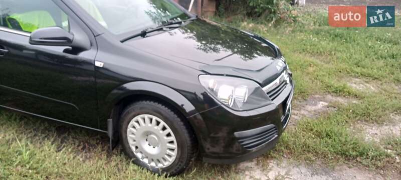 Универсал Opel Astra 2006 в Карловке