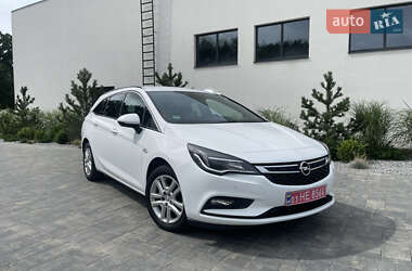 Універсал Opel Astra 2016 в Луцьку