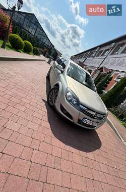 Универсал Opel Astra 2010 в 