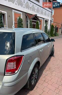 Универсал Opel Astra 2010 в 