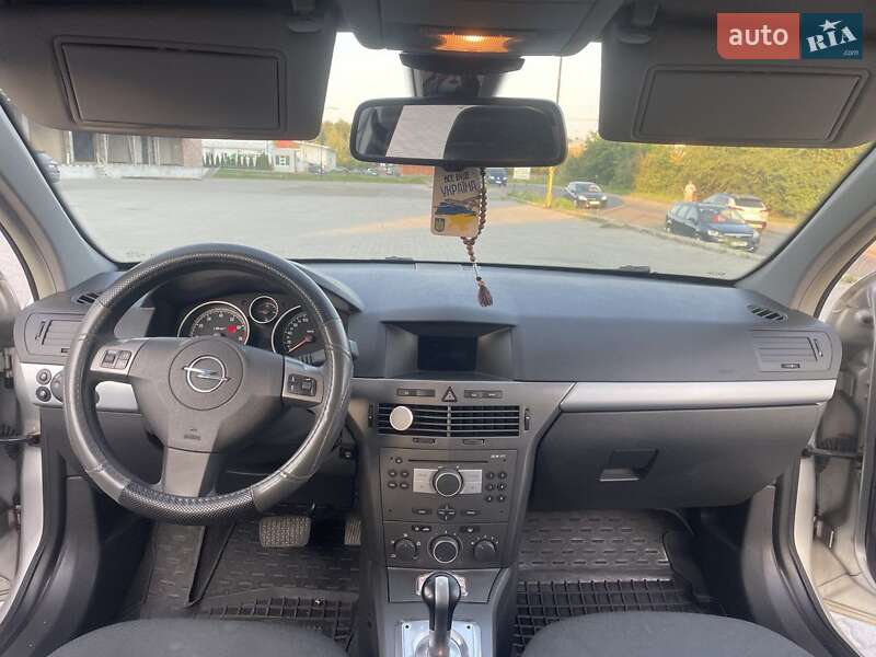 Универсал Opel Astra 2004 в Львове