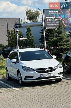 Универсал Opel Astra 2017 в Киеве
