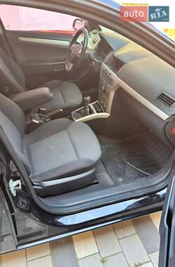 Хэтчбек Opel Astra 2007 в 