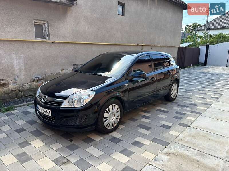 Хэтчбек Opel Astra 2007 в 