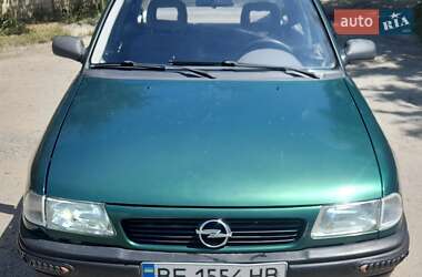 Седан Opel Astra 1995 в Харкові