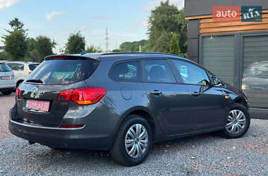 Универсал Opel Astra 2013 в 