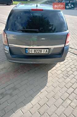 Універсал Opel Astra 2007 в Рівному