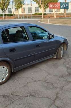 Седан Opel Astra 2006 в 