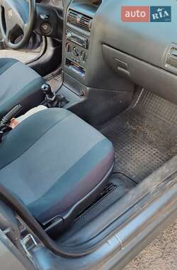 Седан Opel Astra 2006 в 