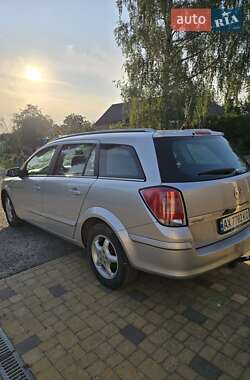 Универсал Opel Astra 2005 в 