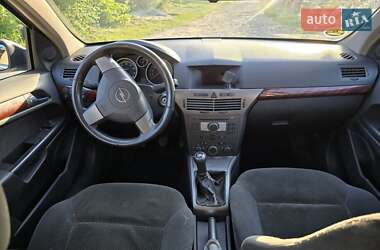Универсал Opel Astra 2005 в 