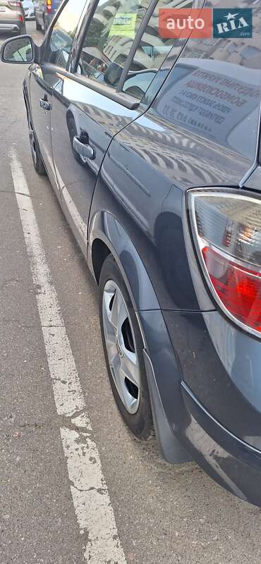 Хэтчбек Opel Astra 2011 в Киеве