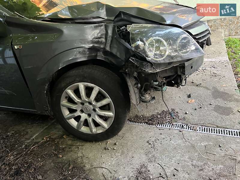 Универсал Opel Astra 2005 в Киеве