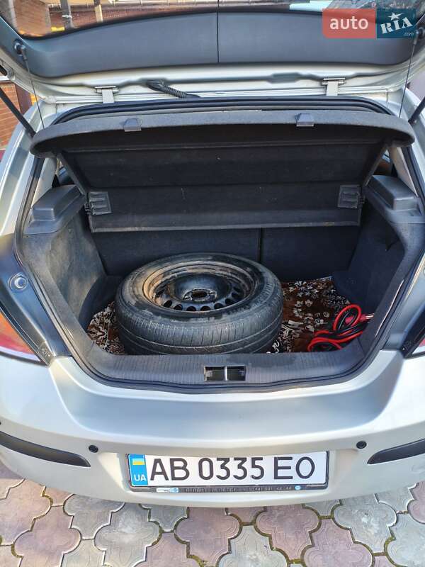 Хетчбек Opel Astra 2006 в Жмеринці