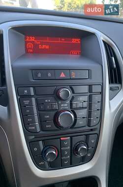Универсал Opel Astra 2011 в 